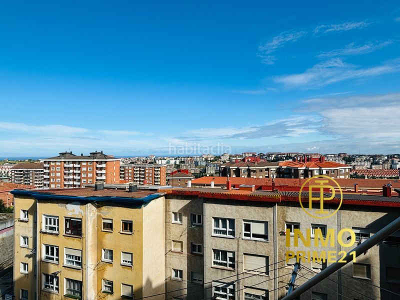 Foto dc5904d6-c21d-41ee-9827-9d47b0442861. Rent flat with heating in Los Castros Santander