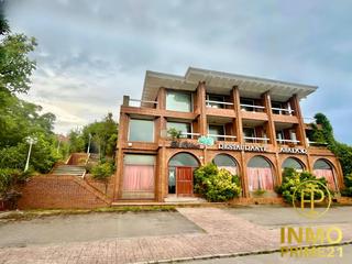 Casa  Soto de la marina - calle navajeda. Exclusivo edificio de 4 plantas con restaurante, amplios salones