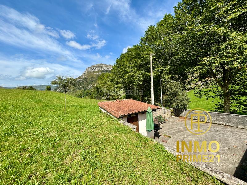 Foto b2d8aaf0-d93f-443b-8c91-b326ffd9fc4d. Casa amb calefacció aparcament a Ruesga