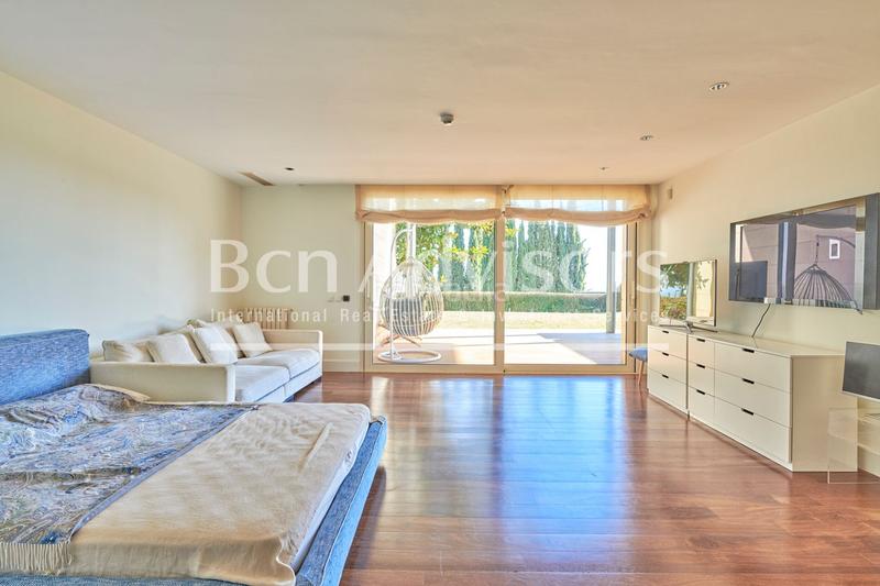 Foto 326d1751-cbfa-4af2-95fb-819f8fb4dfc4. Xalet amb aparcament piscina a Sarrià Barcelona