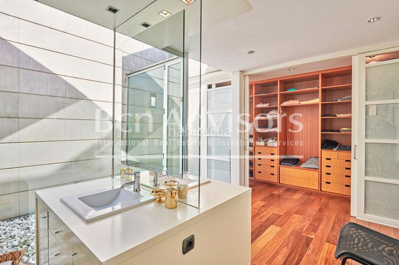 Foto 5125270c-3d5d-46a0-9cda-ae60f17b24c0. Xalet amb aparcament piscina a Sarrià Barcelona