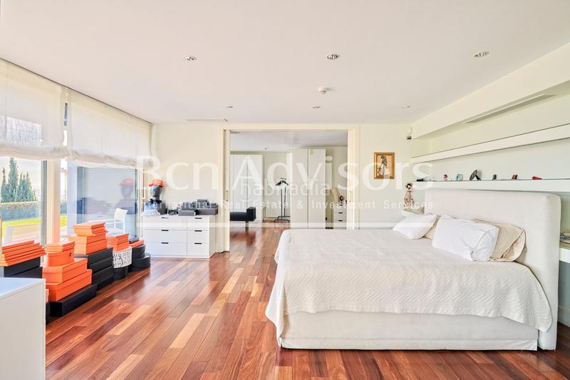 Foto 8b4a7259-1e37-4c9a-9f56-0a6c53eac641. Xalet amb aparcament piscina a Sarrià Barcelona