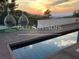 Rent Chalet in Vallvidrera - Tibidabo - Les Planes. Extraordinaria casa de lujo en alquiler en vallvidrera.