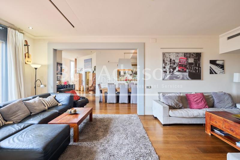 Foto 0818a81c-a8e1-4104-a4d4-c44acdaf4c10. Attique avec chauffage piscine dans Dreta de l´Eixample Barcelona