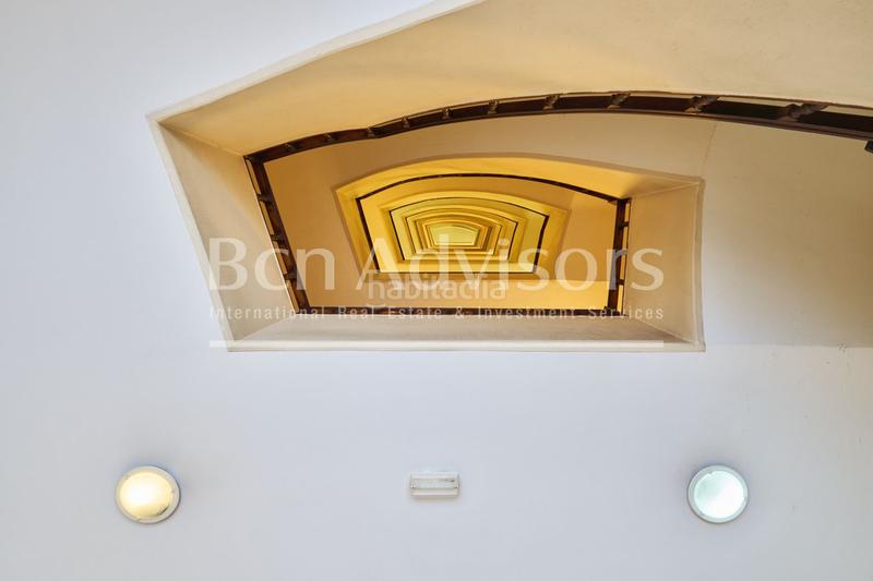 Foto 0e2af4e7-64d7-4a54-882a-5efd0fabbc55. Attique avec chauffage piscine dans Dreta de l´Eixample Barcelona