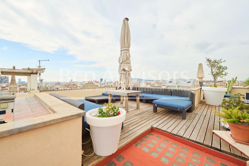 Foto 157c3c95-7e7c-44db-b4b4-1553b1199b9a. Attique avec chauffage piscine dans Dreta de l´Eixample Barcelona