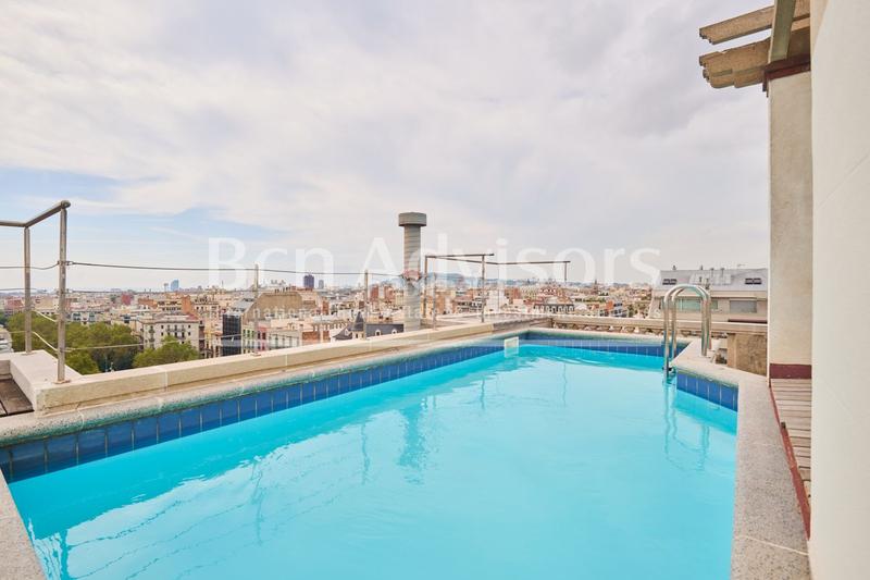 Foto eb8e1ba1-5e1a-4433-931b-f8efdc156d7e. Attique avec chauffage piscine dans Dreta de l´Eixample Barcelona