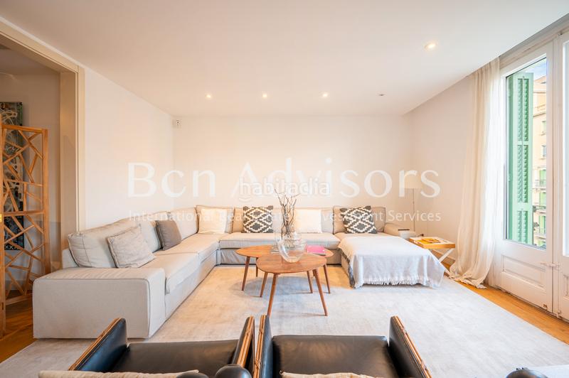 Foto aaab80bd-aad1-4d0f-90ca-6035c0abcf94. Piso exclusiva propiedad reformada en finca modernista en rambla catalunya en Barcelona