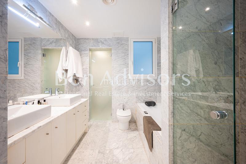 Foto be61998a-b678-4541-9e48-d03dcdc6ce7b. Piso exclusiva propiedad reformada en finca modernista en rambla catalunya en Barcelona