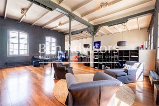 Lloguer Àtic  Passatge sert. Fantástico loft de diseño en el born.