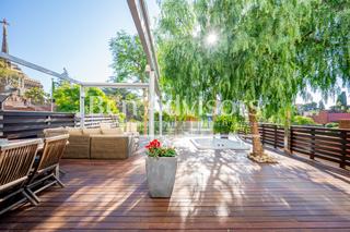 Xalet  Carrer de benedetti. Deslumbrante y moderna casa con jardn, terraza y garaje en la b