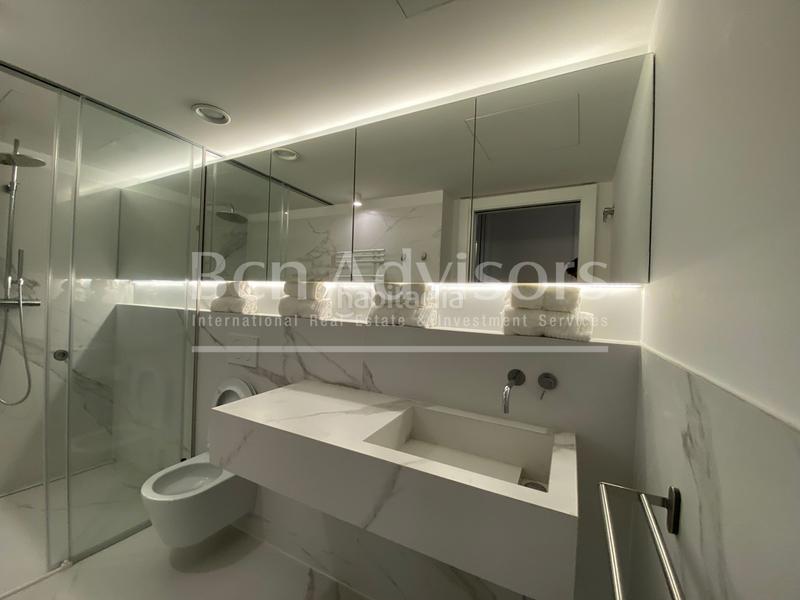 Foto b020afa6-8998-4f38-80fb-3c8baba4b4f0. Etagenwohnung mit heizung in Raval Barcelona