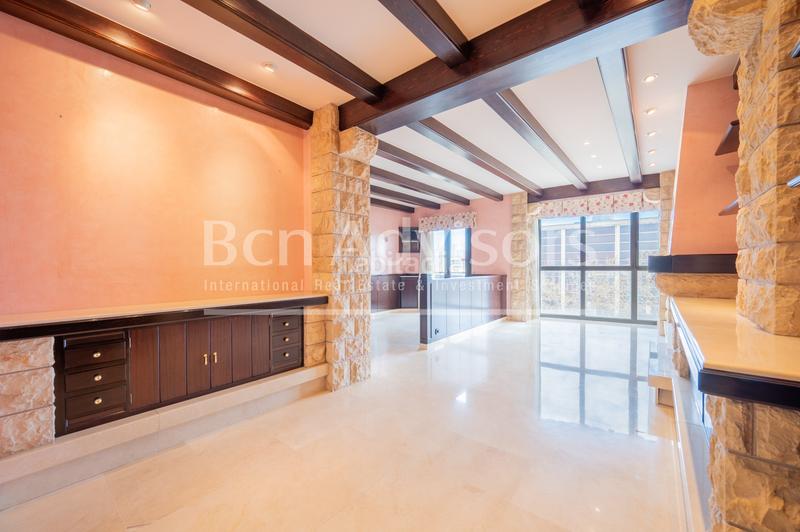 Foto 2658b006-58d5-4d8d-b51e-8a66e199dac9. Attico con riscaldamento parcheggio in Fort Pienc Barcelona