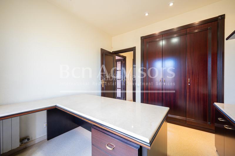 Foto 2d110d9e-5e82-4b2c-8082-3f0df3ac3c3c. Attico con riscaldamento parcheggio in Fort Pienc Barcelona