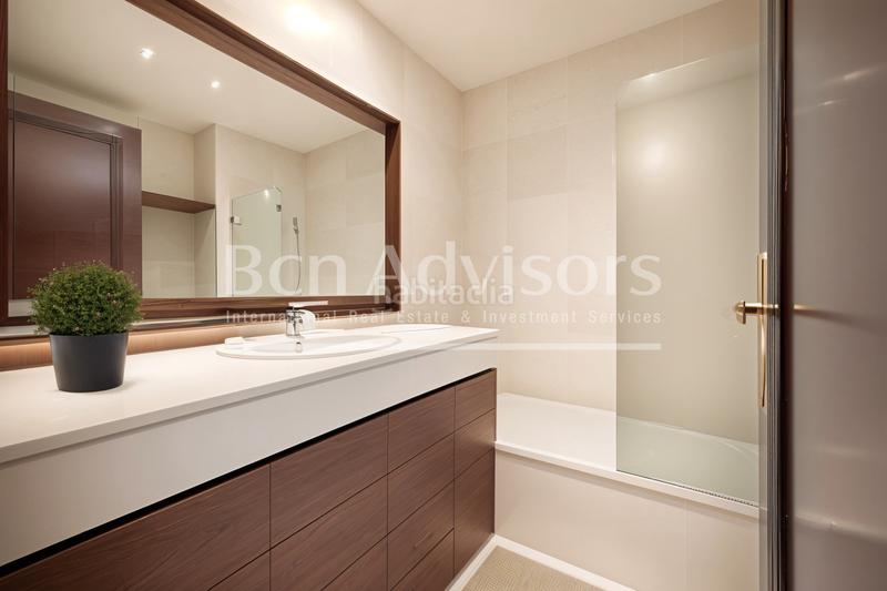 Foto dec00a5c-3d06-461e-9263-7f3e2dd95bc2. Attico con riscaldamento parcheggio in Fort Pienc Barcelona