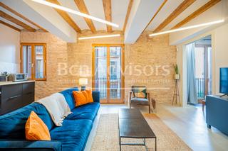 Piso en Gòtic. Encantador piso reformado con elementos originales en el centro