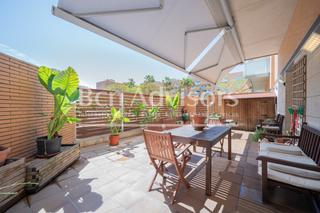Appartement  Carrer de rosa sensat. Maravilloso piso con terraza en edificio con jardín y piscina en