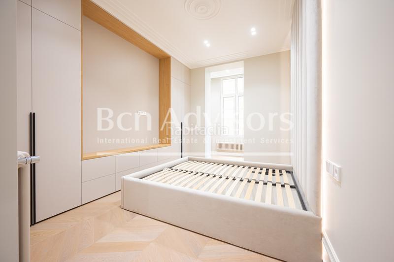 Foto 697deb19-e058-4fba-8023-b5e0d072329c. Piso maravilloso piso reformado a estrenar en finca regia esquinera del eixample. en Barcelona