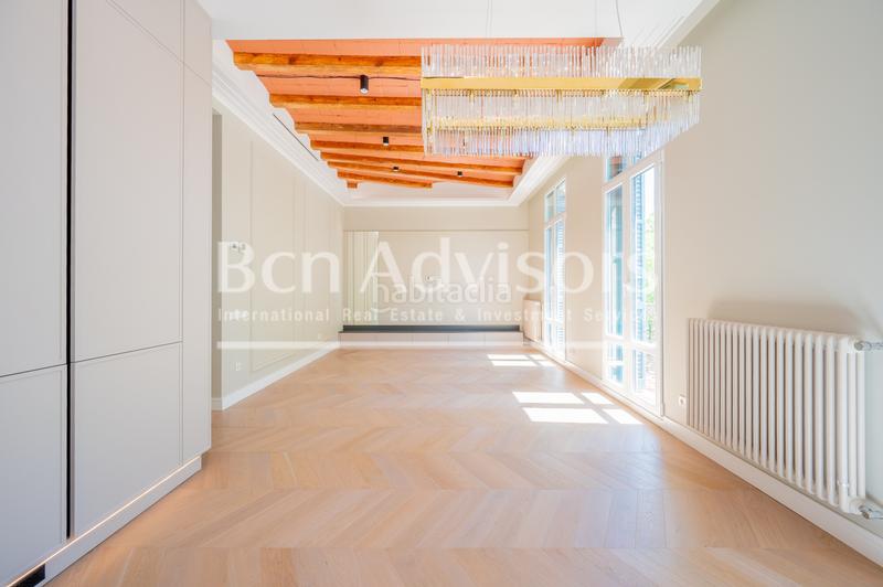 Foto 70bd9807-3726-4129-8edb-d78e9b4f94f7. Piso maravilloso piso reformado a estrenar en finca regia esquinera del eixample. en Barcelona