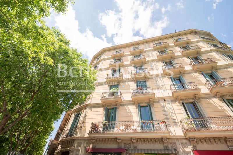 Foto ff6711e8-bd36-4b99-942e-55980df3b3cb. Piso maravilloso piso reformado a estrenar en finca regia esquinera del eixample. en Barcelona