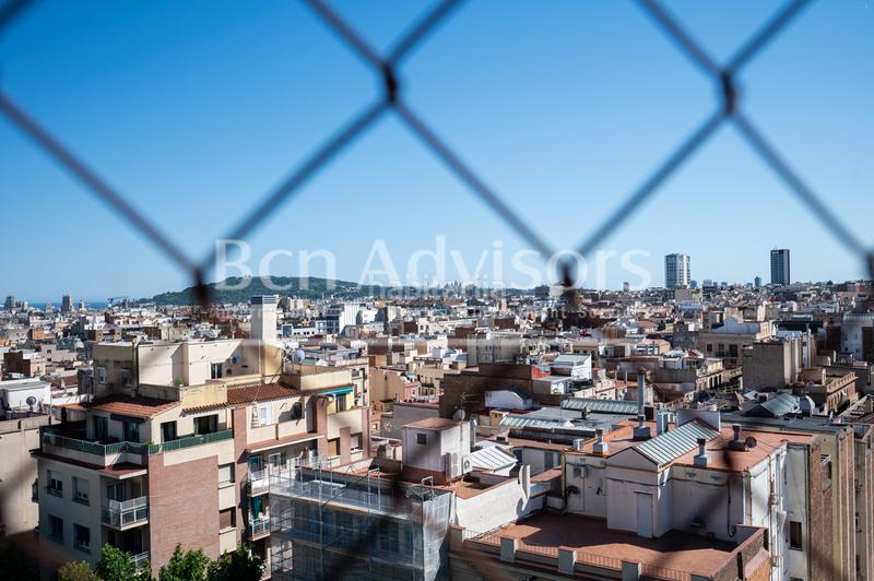 Foto 11d35475-d51f-4da1-a258-5947df3ef8ff. Piso luminoso y tranquilo piso con terraza comunitaria junto al paseo sant joan. en Barcelona