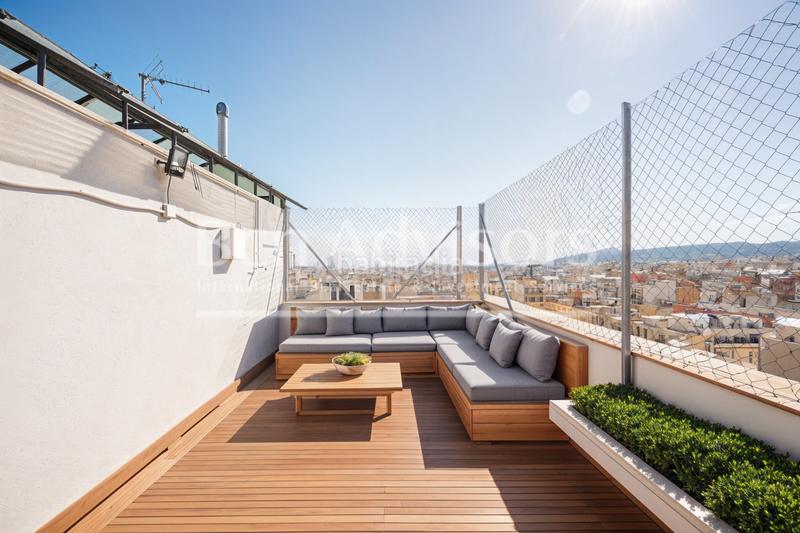 Foto a044da05-02c9-47e0-a246-2c4886a169d7. Piso luminoso y tranquilo piso con terraza comunitaria junto al paseo sant joan. en Barcelona