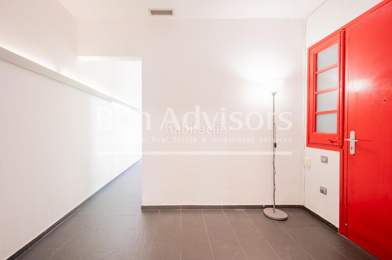Foto ee4f4050-965a-49d0-a21d-31aa95f7b853. Piso luminoso y tranquilo piso con terraza comunitaria junto al paseo sant joan. en Barcelona