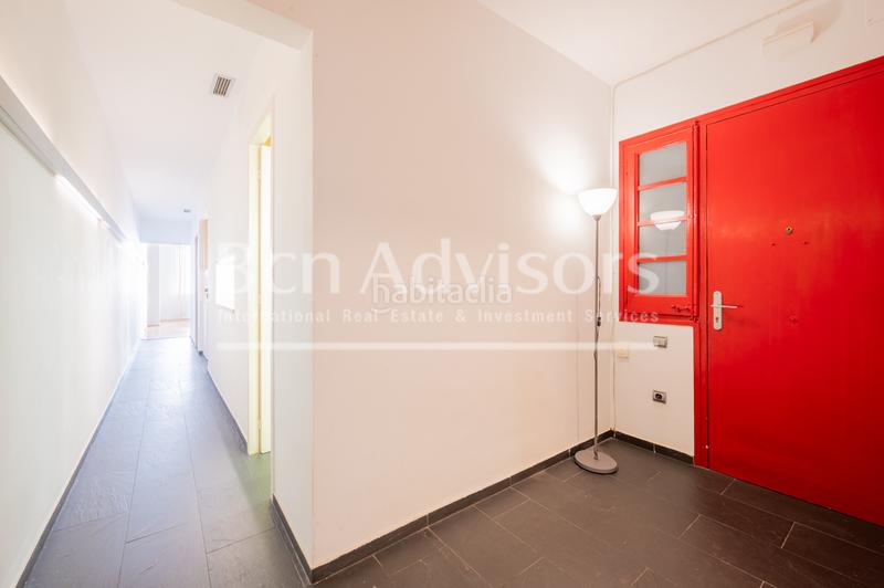 Foto fbe7f363-ffb6-400b-b370-47161af64707. Piso luminoso y tranquilo piso con terraza comunitaria junto al paseo sant joan. en Barcelona