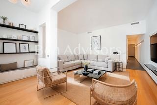 Piso  Carrer de balmes. Luminoso y tranquilo piso con terraza comunitaria junto al paseo
