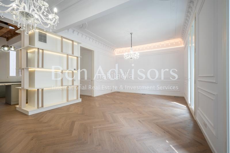 Foto 3a8eaeec-ce01-40b6-9ed9-3daa977d65e5. Apartamento en carrer de trafalgar 1 distinguido y luminoso piso reformado a estrenar entre eixample y el born en Barcelona