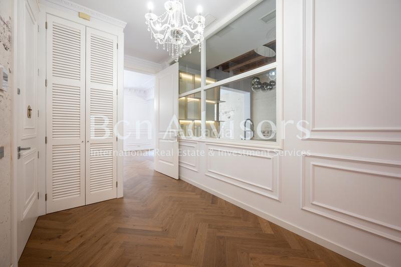 Foto 7de6f91d-cf1f-48b3-b86b-c58e6f6259da. Apartamento en carrer de trafalgar 1 distinguido y luminoso piso reformado a estrenar entre eixample y el born en Barcelona
