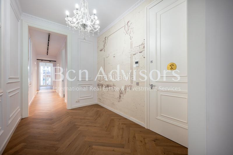 Foto 7e077ed5-6785-43ba-95bc-686fc59ac0e9. Apartamento en carrer de trafalgar 1 distinguido y luminoso piso reformado a estrenar entre eixample y el born en Barcelona