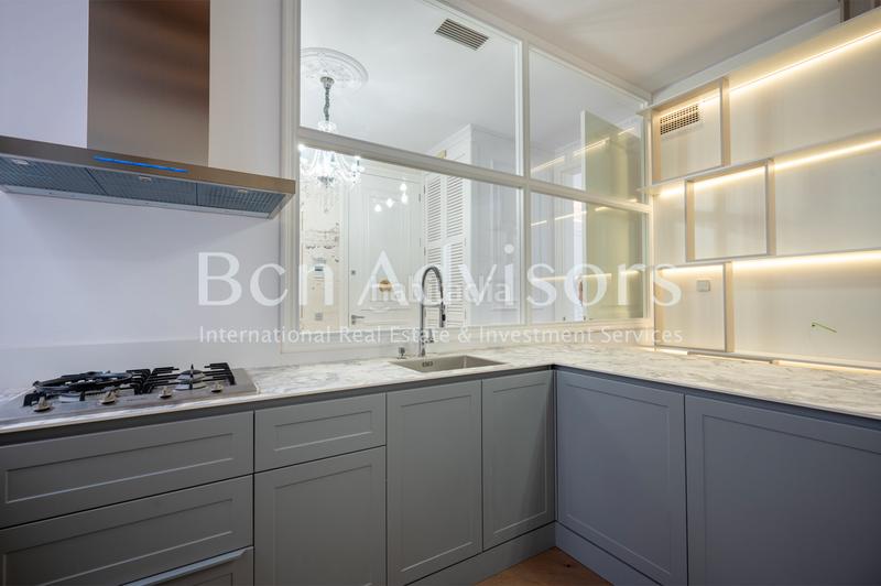 Foto b3427c81-5845-45c8-9216-8a0e80fe458e. Apartamento en carrer de trafalgar 1 distinguido y luminoso piso reformado a estrenar entre eixample y el born en Barcelona