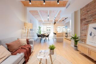 Appartement  Carrer de ravella. Precioso piso reformado a estrenar con elementos originales y pa
