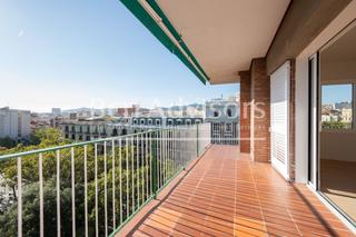 Penthouse  Passeig de sant joan. Fabuloso ático reformado a estrenar con 2 terrazas en el passeig