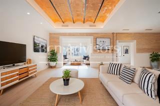 Pis a Dreta de lEixample. Espectacular y amplio piso reformado a estrenar en el centro de