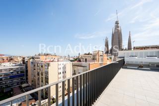 Appartement  Carrer de sardenya. Espléndida vivienda de obra nueva con terraza en sagrada familia