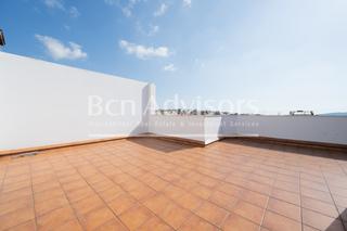 Appartement  Carrer del bisbe sivilla. Fantástico ático con 2 grandes terrazas en zona privilegiada de