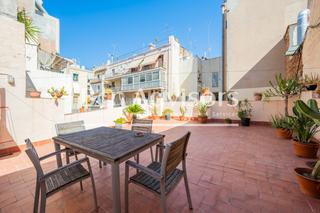 Piso  Carrer de santa anna. Maravilloso piso con terraza y elementos originales en el centro