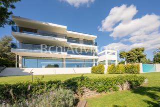 Xalet a Pedralbes. Espectacular casa de obra nueva en pedralbes con jardín, piscina