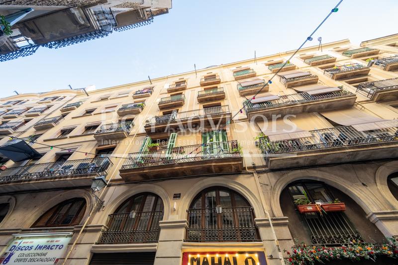 Foto 325a97e0-88c4-431b-bad6-3b198b18979b. Pis a Raval Barcelona