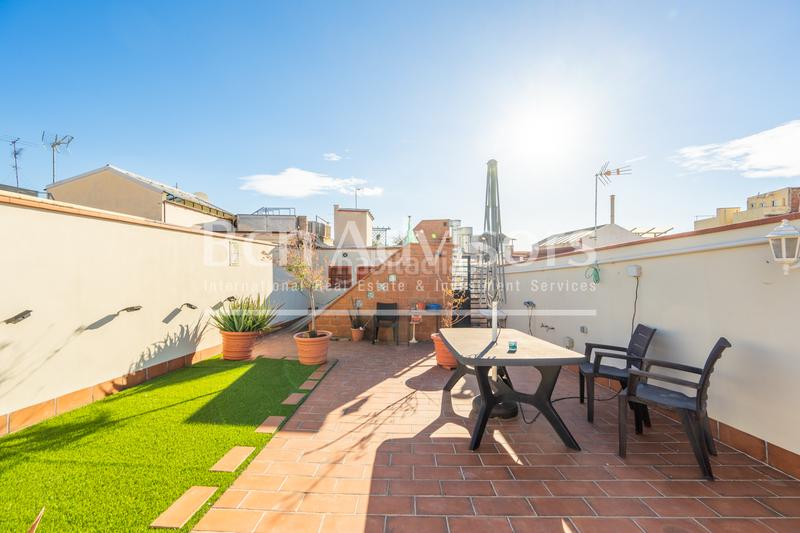 Foto c10d52d5-e666-4708-b251-5ad2f4bc8bc8. Pis a Raval Barcelona