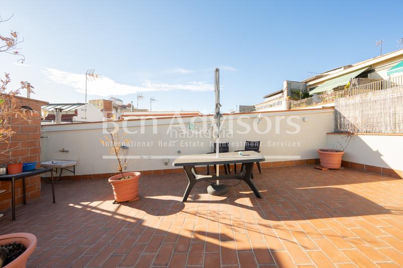 Foto d60451dd-d9de-43b9-a931-b93ad62e5fe3. Pis a Raval Barcelona