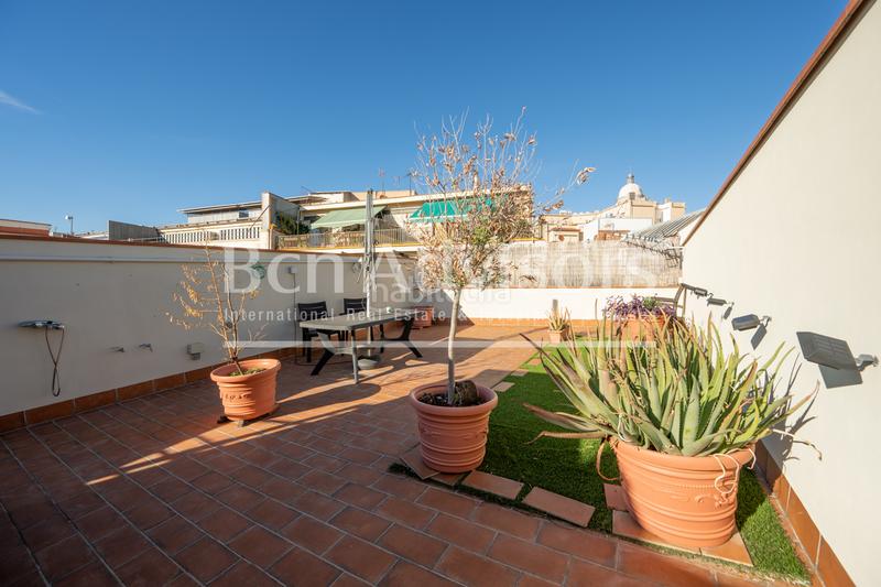 Foto dfe1fa7a-335b-438e-933a-7a3f34ca0fd6. Pis a Raval Barcelona