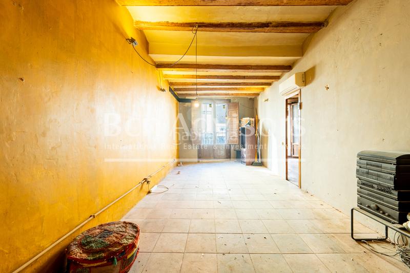 Foto e8977741-d982-4741-828e-81be2e07c84c. Pis a Raval Barcelona