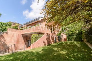 Chalet  Carrer de teodor roviralta. Maravillosa casa de lujo con piscina y jardín en la bonanova.