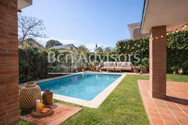 Foto 446ce426-4e1b-4e59-97cc-2c958d8a8091. Xalet amb calefacció aparcament piscina a Sant Gervasi - Bonanova Barcelona