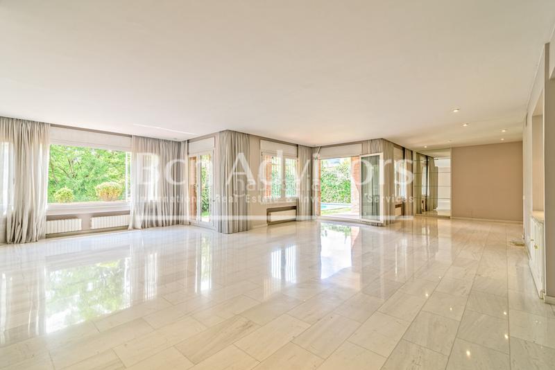 Foto b0ea3ef8-886a-48fc-8a8c-178538fe1aad. Chalet con riscaldamento parcheggio piscina in Sant Gervasi - Bonanova Barcelona