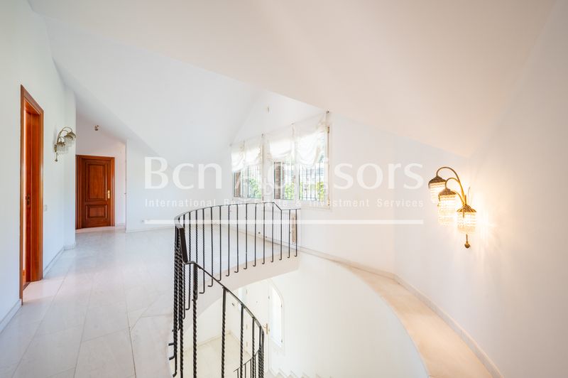Foto c8ae36bc-a388-4468-8d6f-d17b8adcfc4d. Xalet amb calefacció aparcament piscina a Sant Gervasi - Bonanova Barcelona