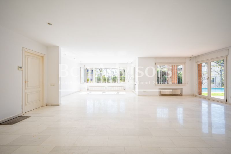Foto d2d9c75d-7ed7-4ba9-b68a-1105d883710f. Xalet amb calefacció aparcament piscina a Sant Gervasi - Bonanova Barcelona